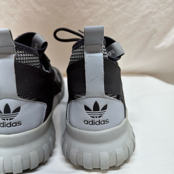 Men’s Adidas Gray and Black Tubular x High Cut Tennis Shoes Size 9 - Picture 7 of 16